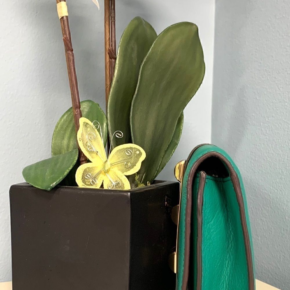 NWOT Vince Camuto Clutch - Picture 3 of 6